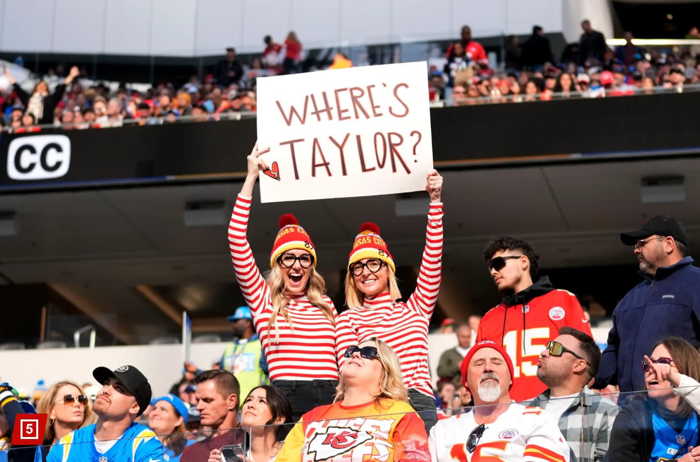 chiefs bills taylor swift - Cc Where'S Taylor? 5 Sas Eity 15 Ca